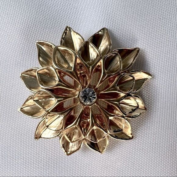 Vintage Boho Inspired Gold Tone Rhinestone Dahlia Flower - Picture 1 of 5